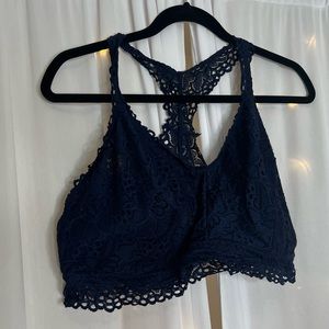Untagged lacy bralette 2x